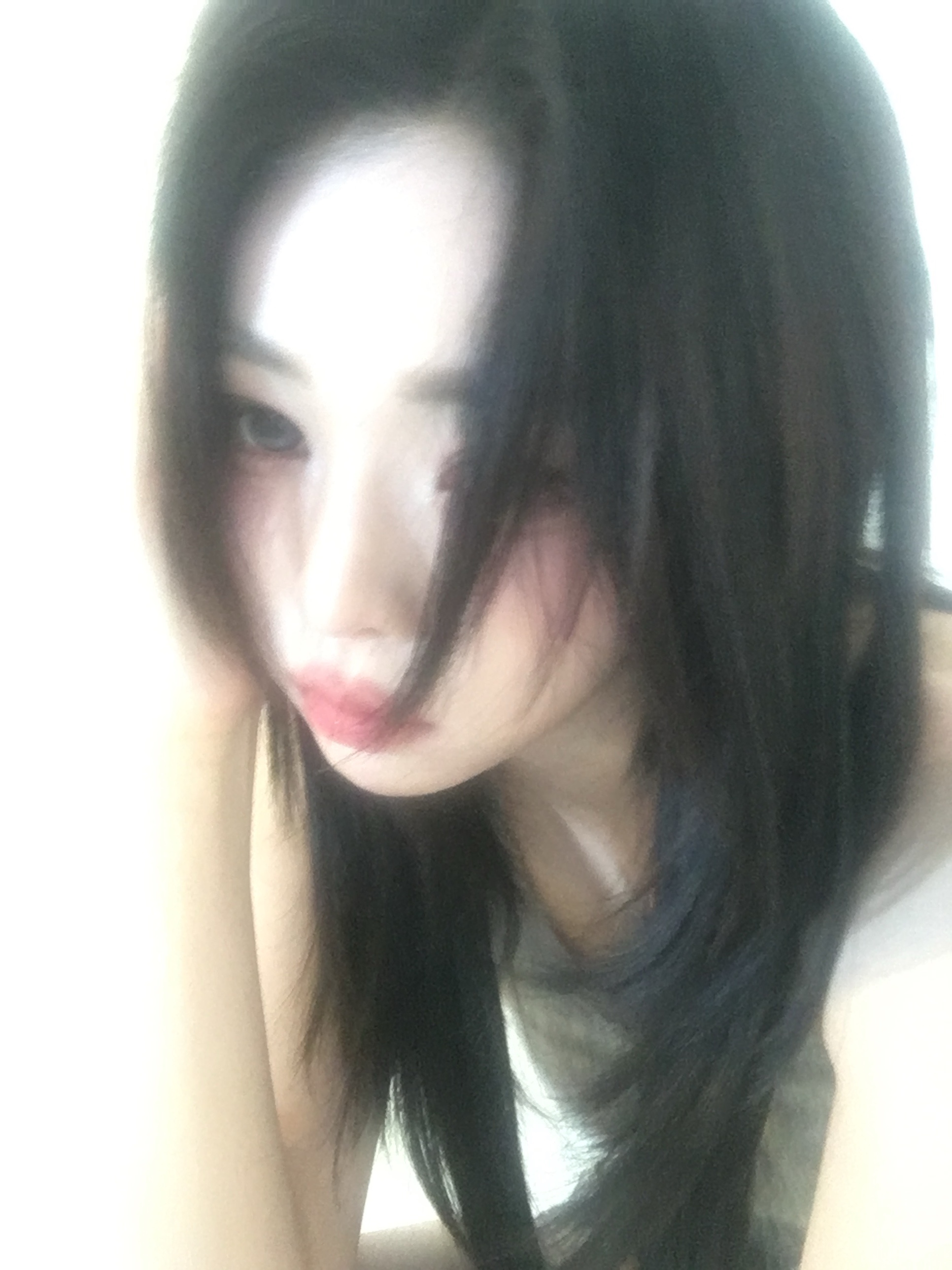 저화질의 화보 서다현