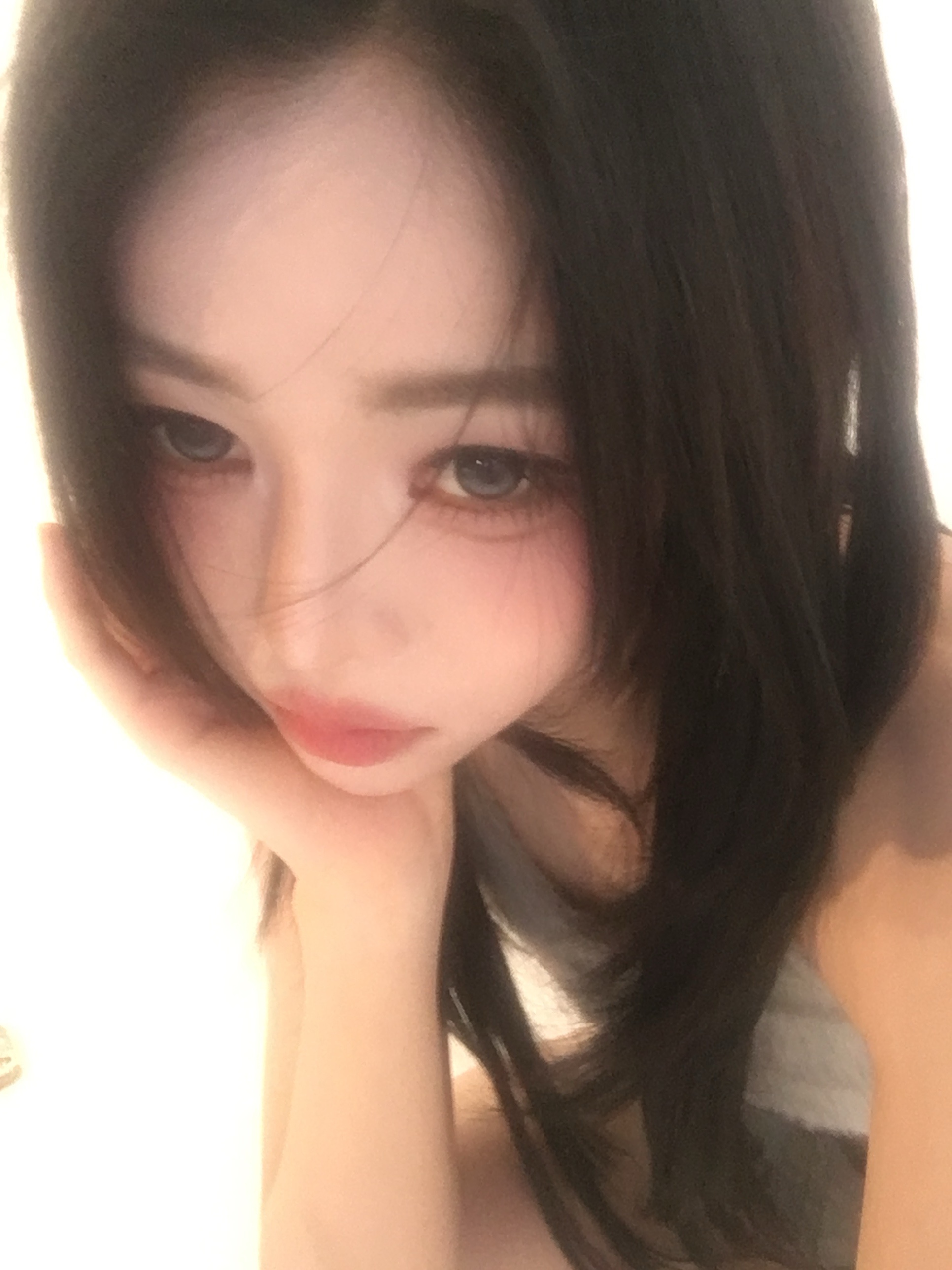 저화질의 화보 서다현