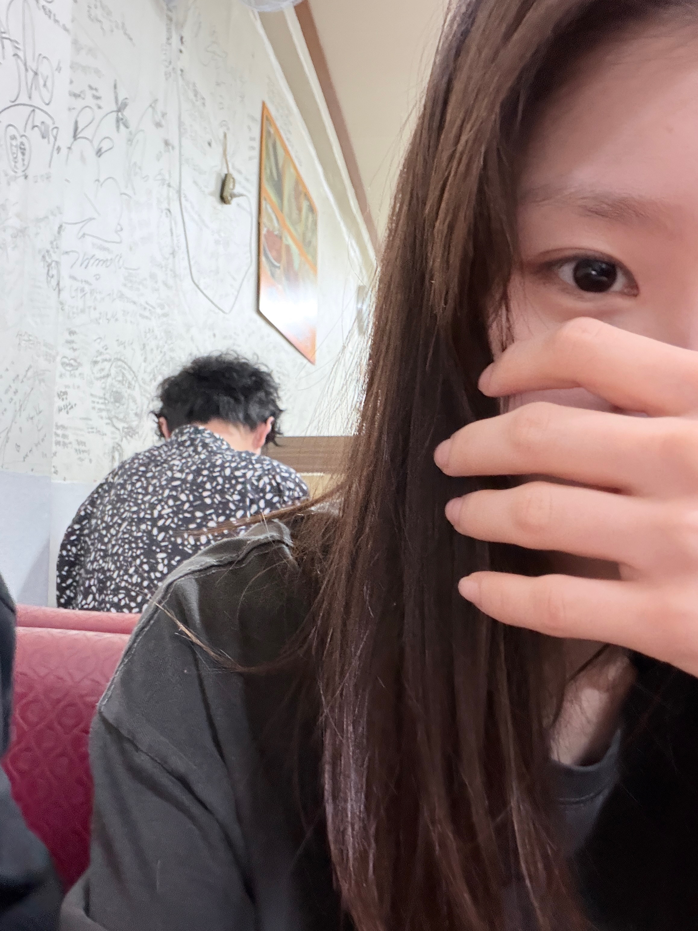 언니들이랑 밥 먹으러 식당 왔는데 뒷테이블이 대표님일 확률