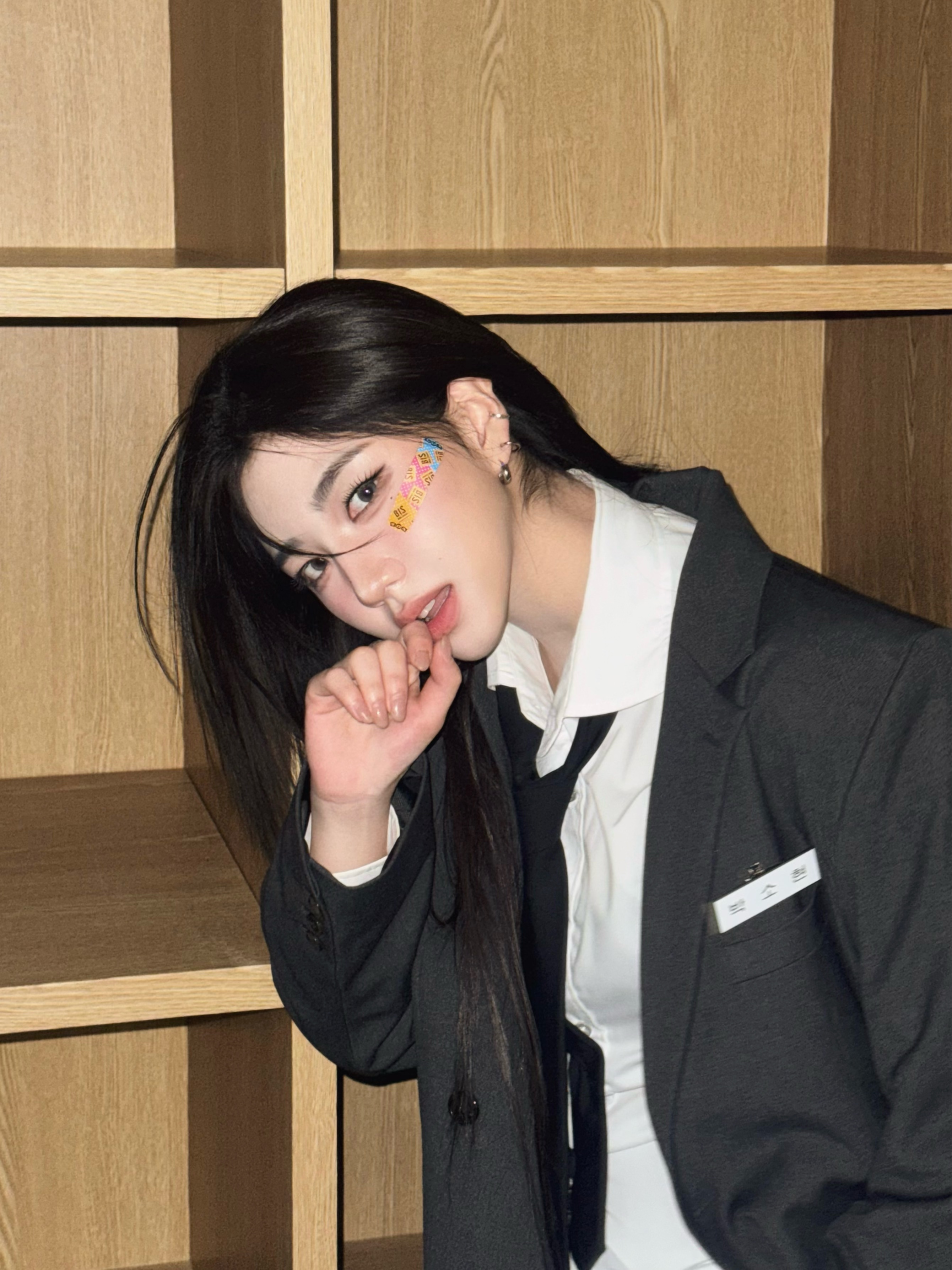 결국엔 강한 자가 얻게 되는 미인 자리가 없으니까 그냥 돌아가 I win - :)