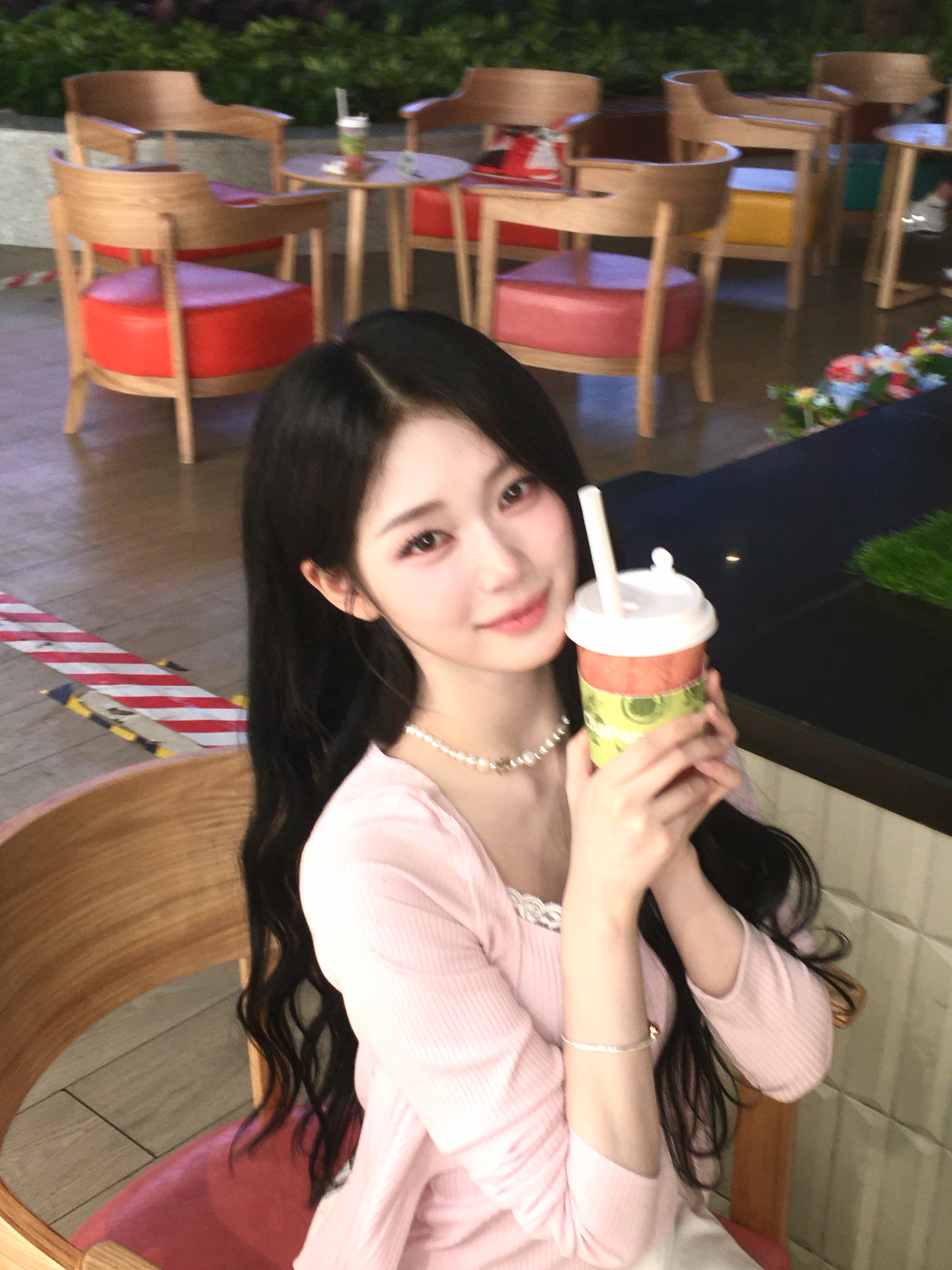 오늘 버블티 데이래!🧋
@니엔🍯
(사실 이미 10분 지남 ㅠ 안 잤으니 아직 버블티 데이지?!!)