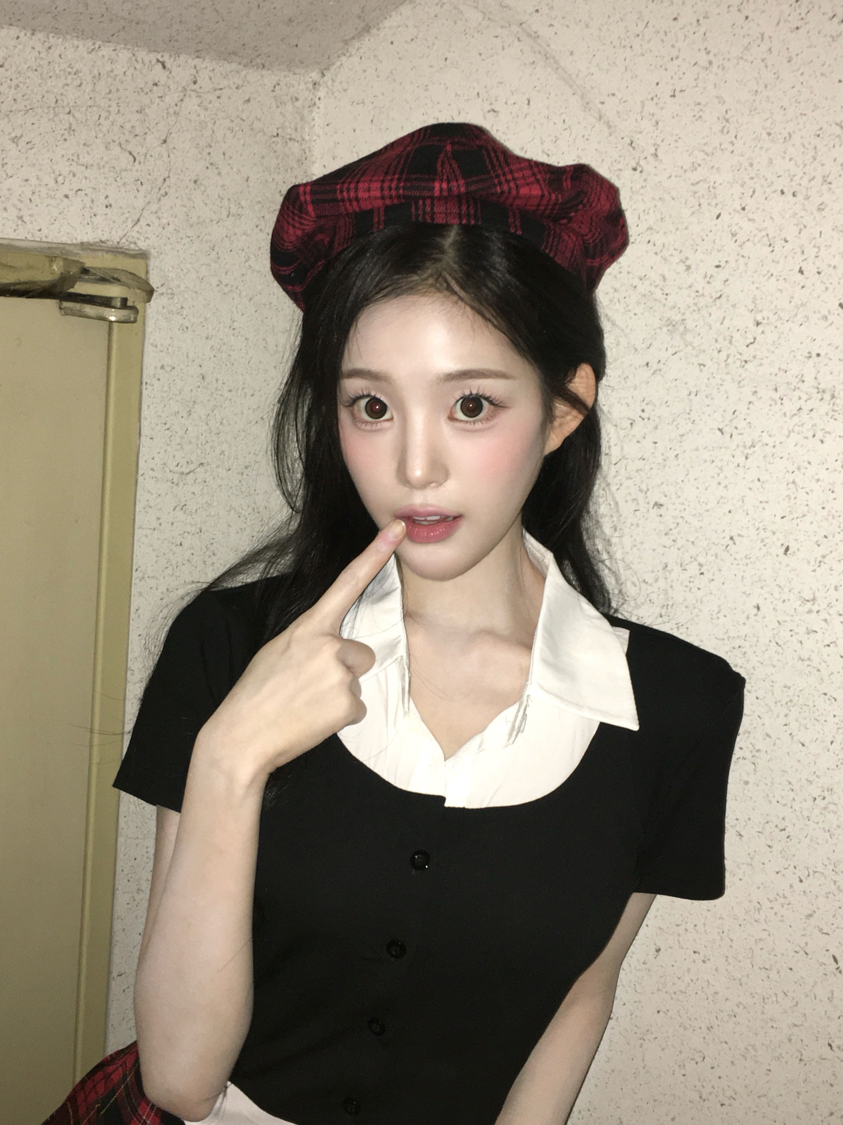 안녕?
한 번쯤은 날 들어봤겠지 너의🫵사랑니🦷🖤❤️