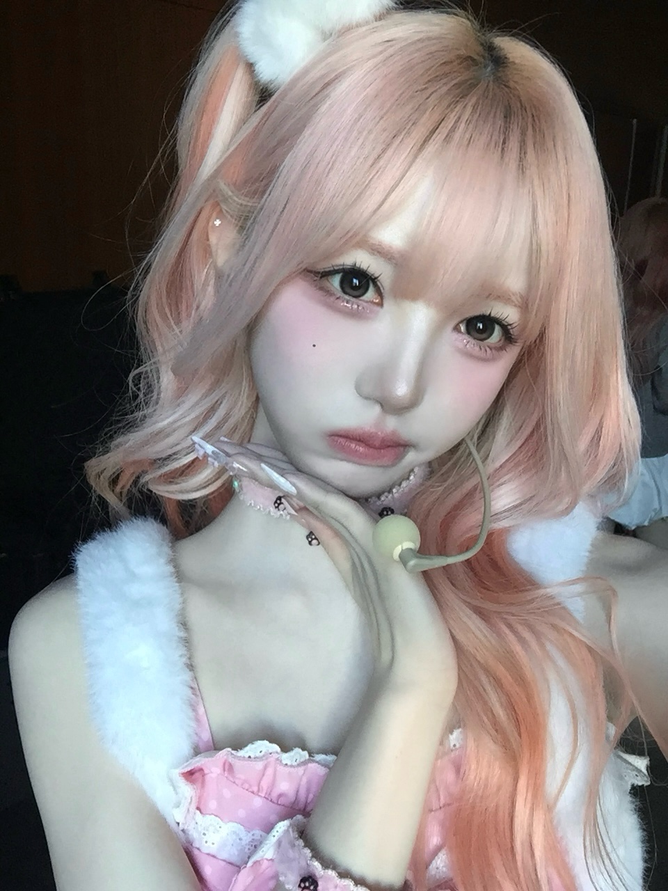 맞습니다…. 사실 제가 호시노 채원입니다……