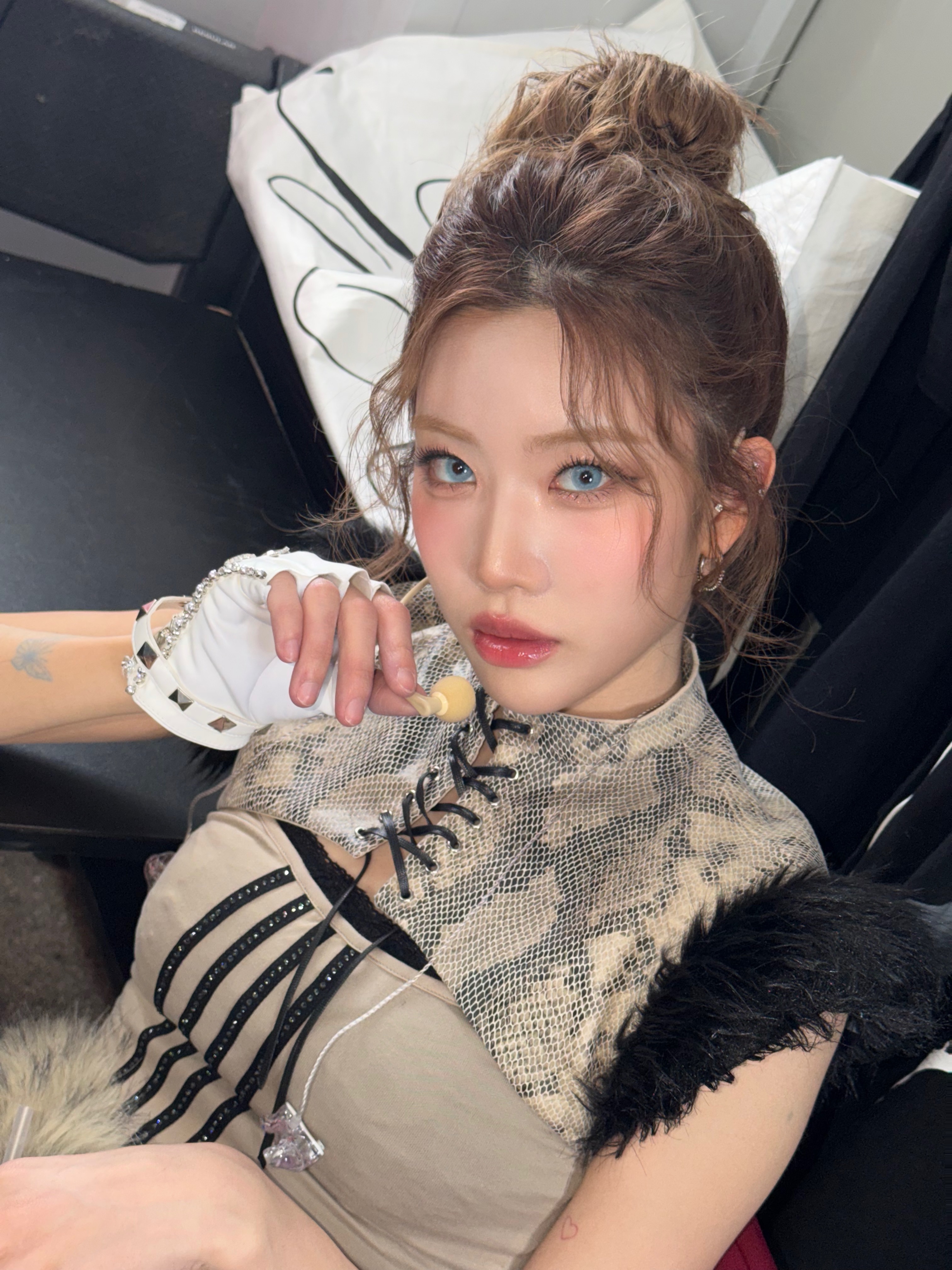 My eyes are pretty right~?~?~👀