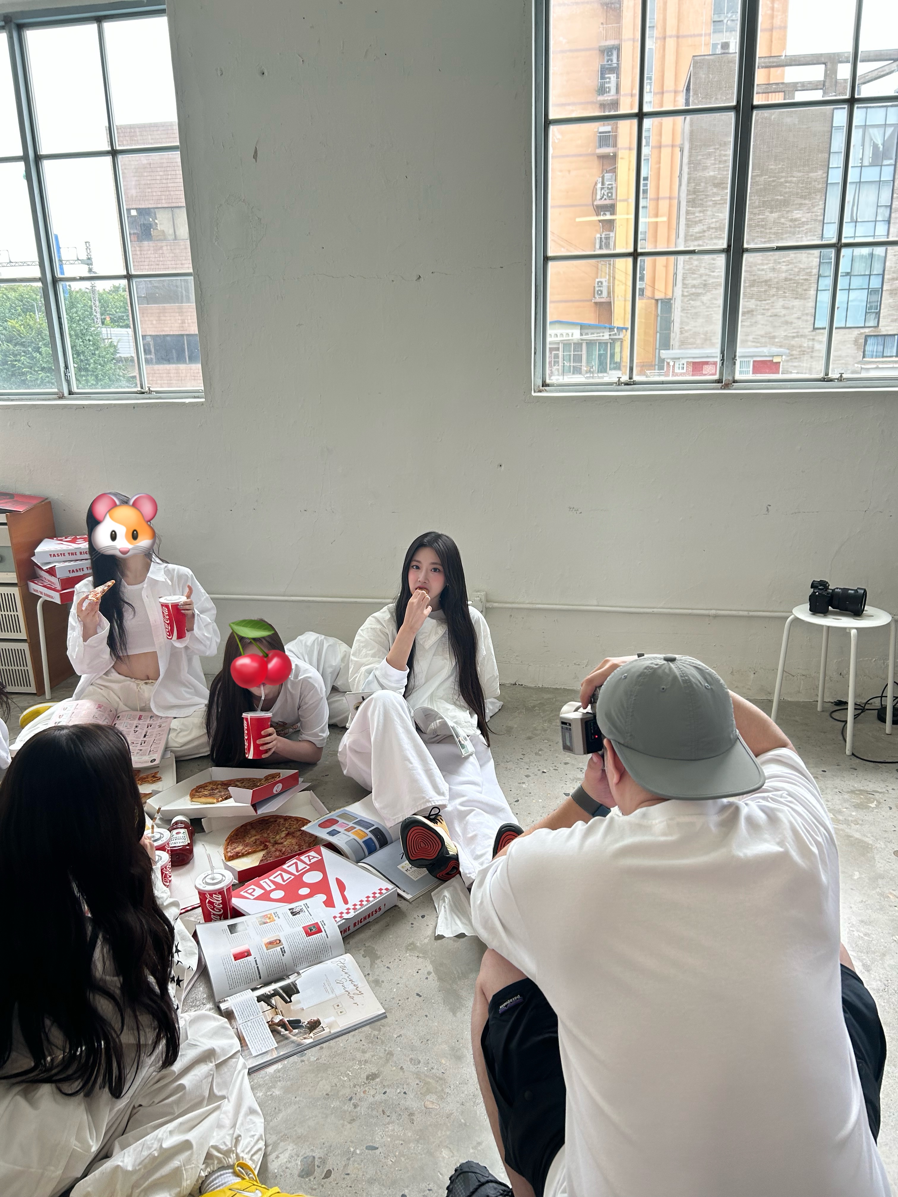 러블루션 3주년이다🎉
다들 오늘도 거울보고 자신한테 사랑해~
:거울 속에 나를 더 사랑해 줄 거야🎀