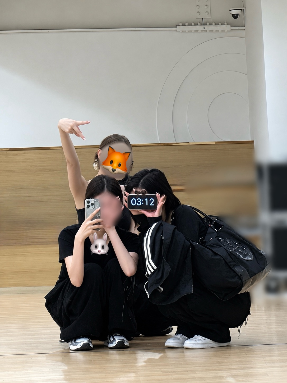 D-1