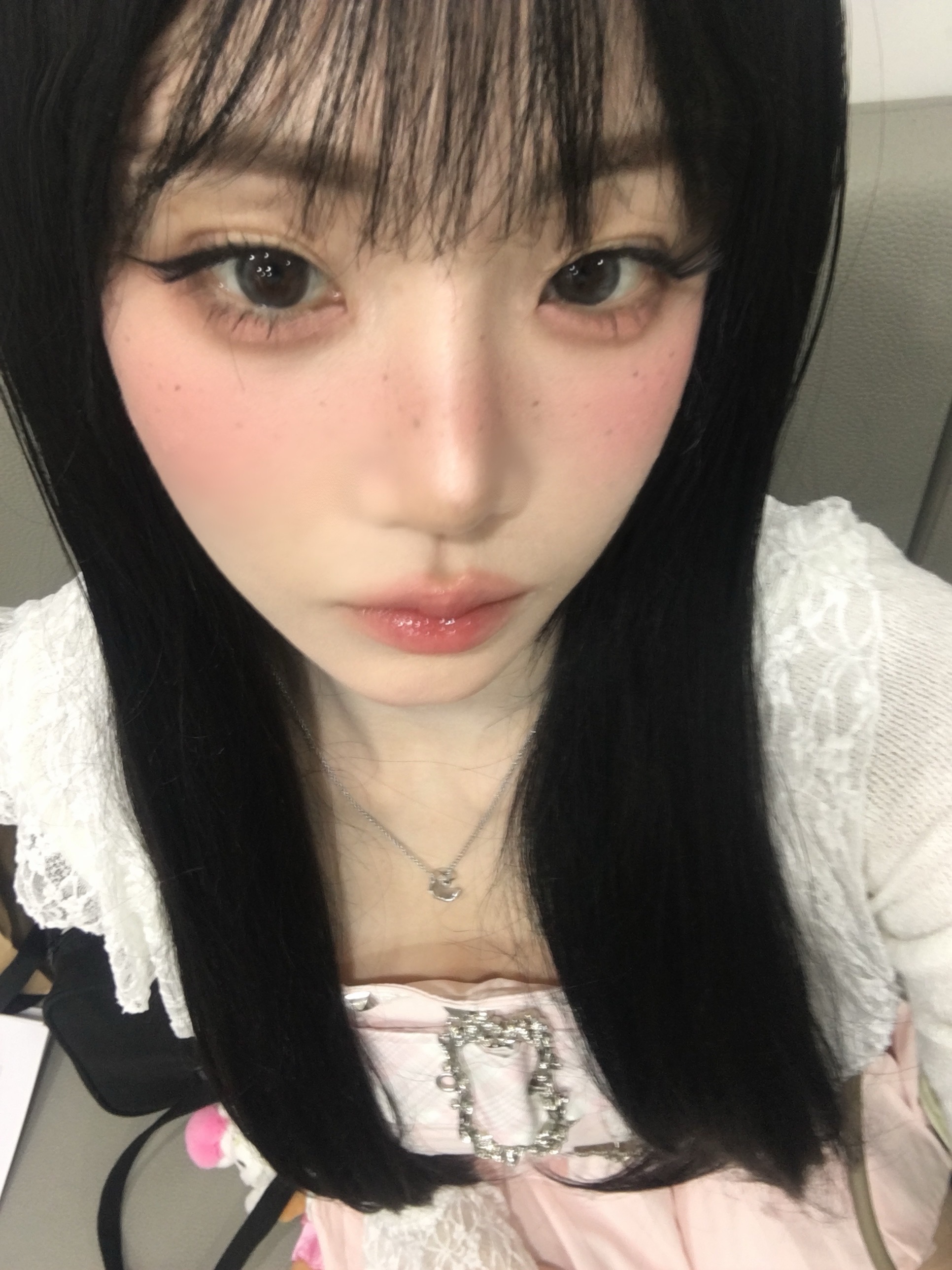 2025년 11월 6일 목요일 오후 4:29 부끄러워하는거 아님