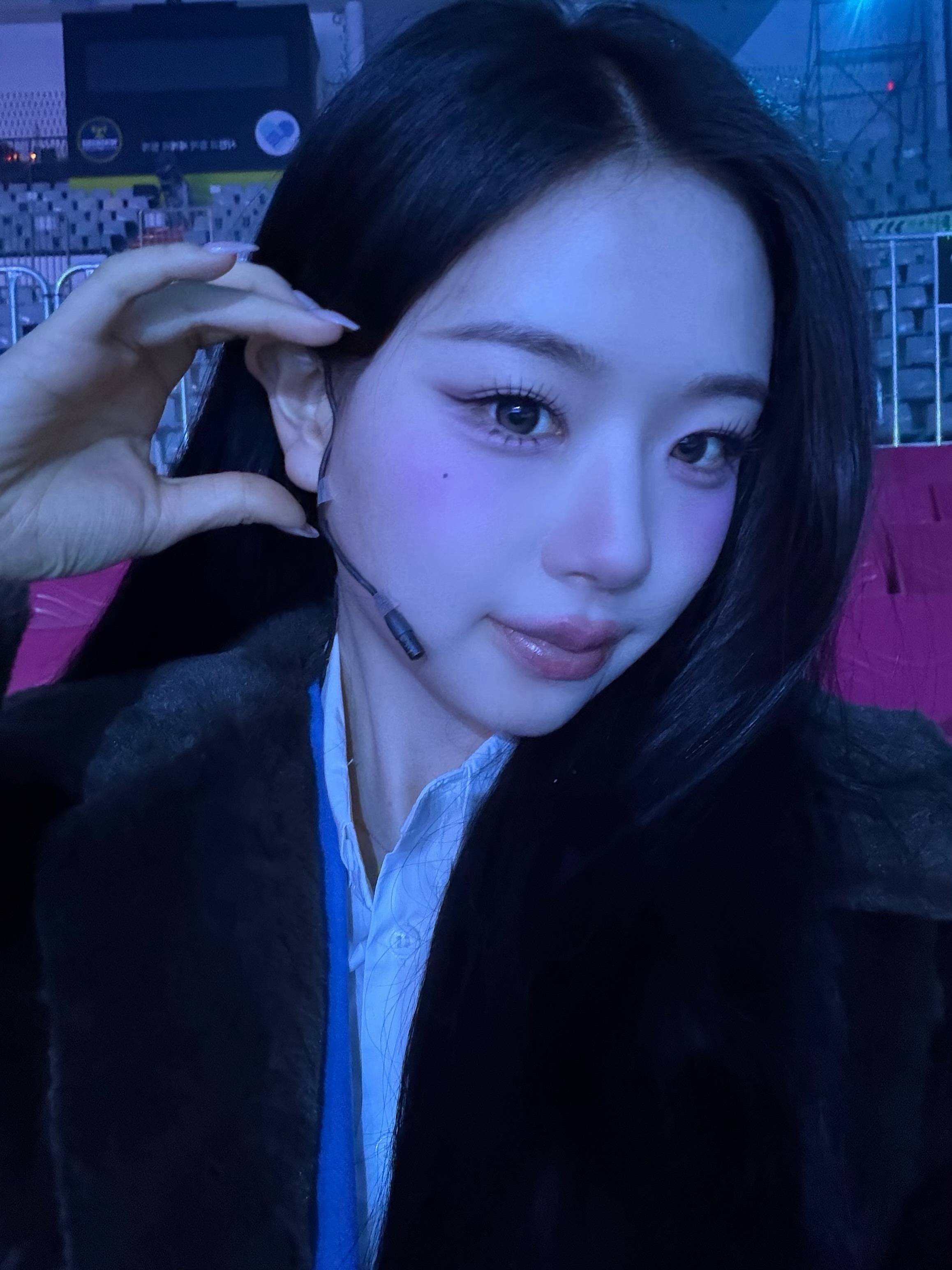 드디어 내 인생 첫 뮤지컬 첫공 D-day 🫰🏻💙 김채연 아니고 성진아 앞머리🤭 오늘 보러 와준 웨이브 감기약 먹고 자요 알아찌!