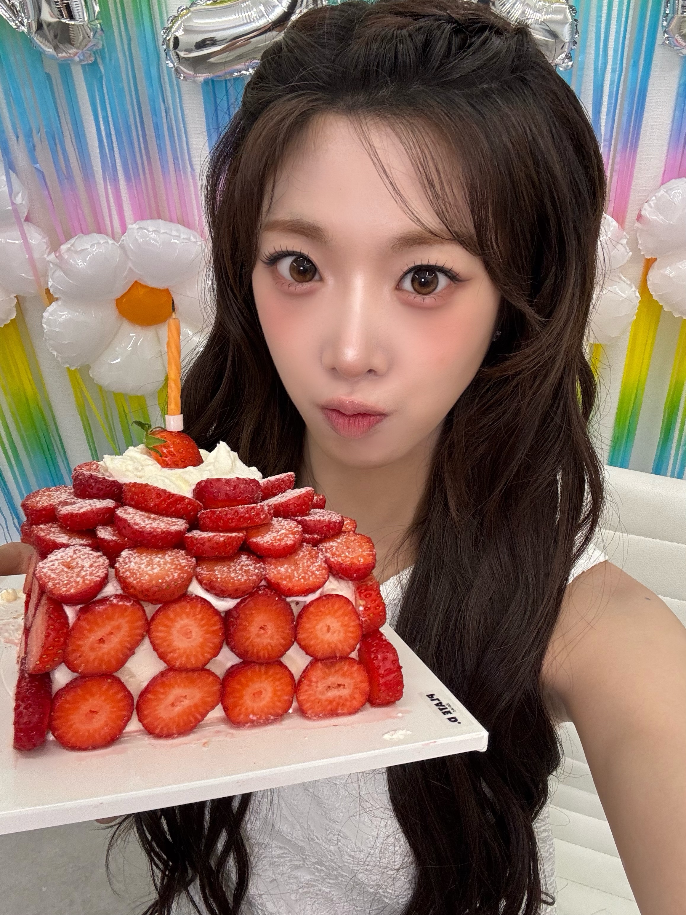 허니엔 생일추카추카🥳🎂🎂