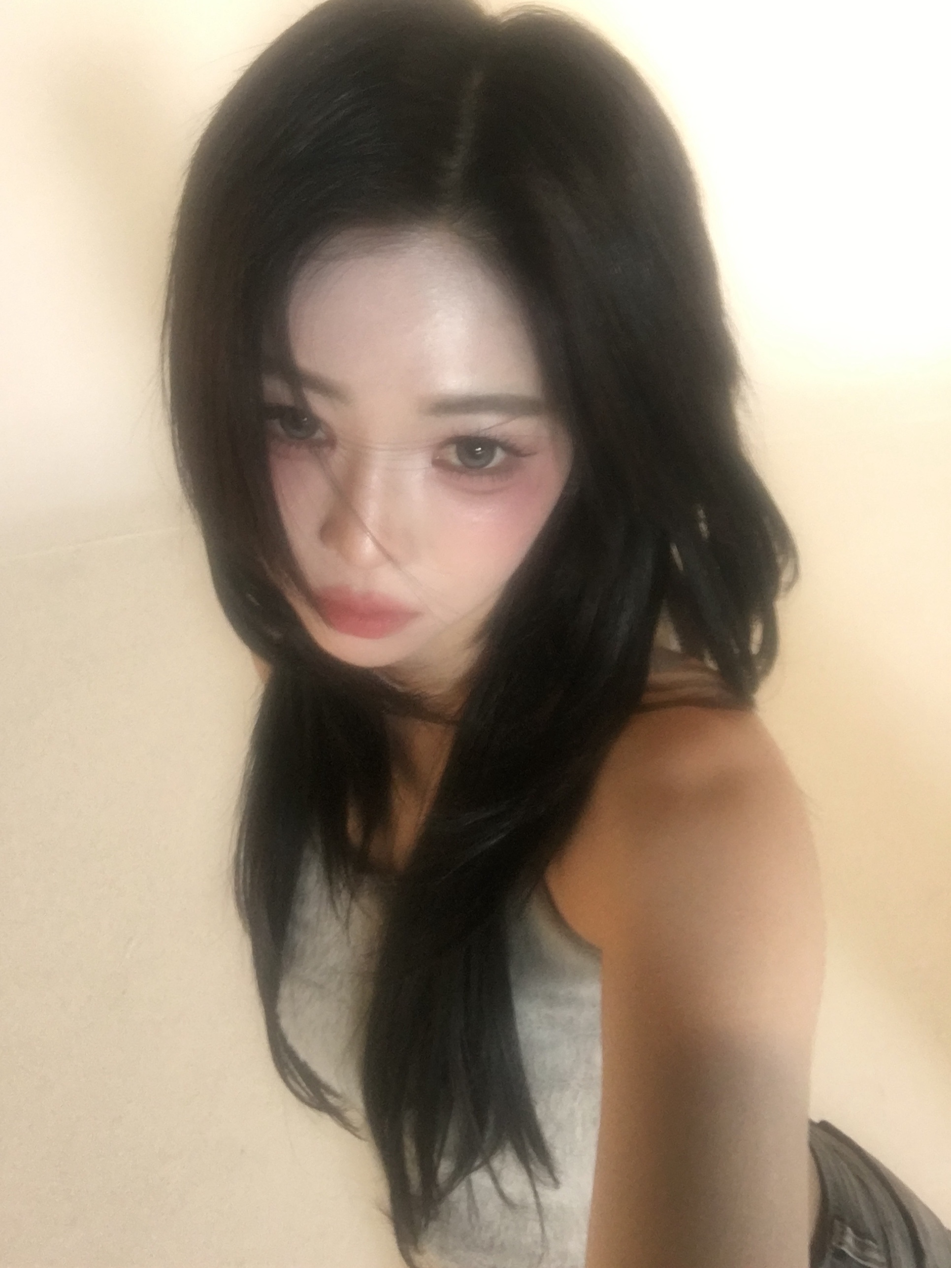 저화질의 화보 서다현