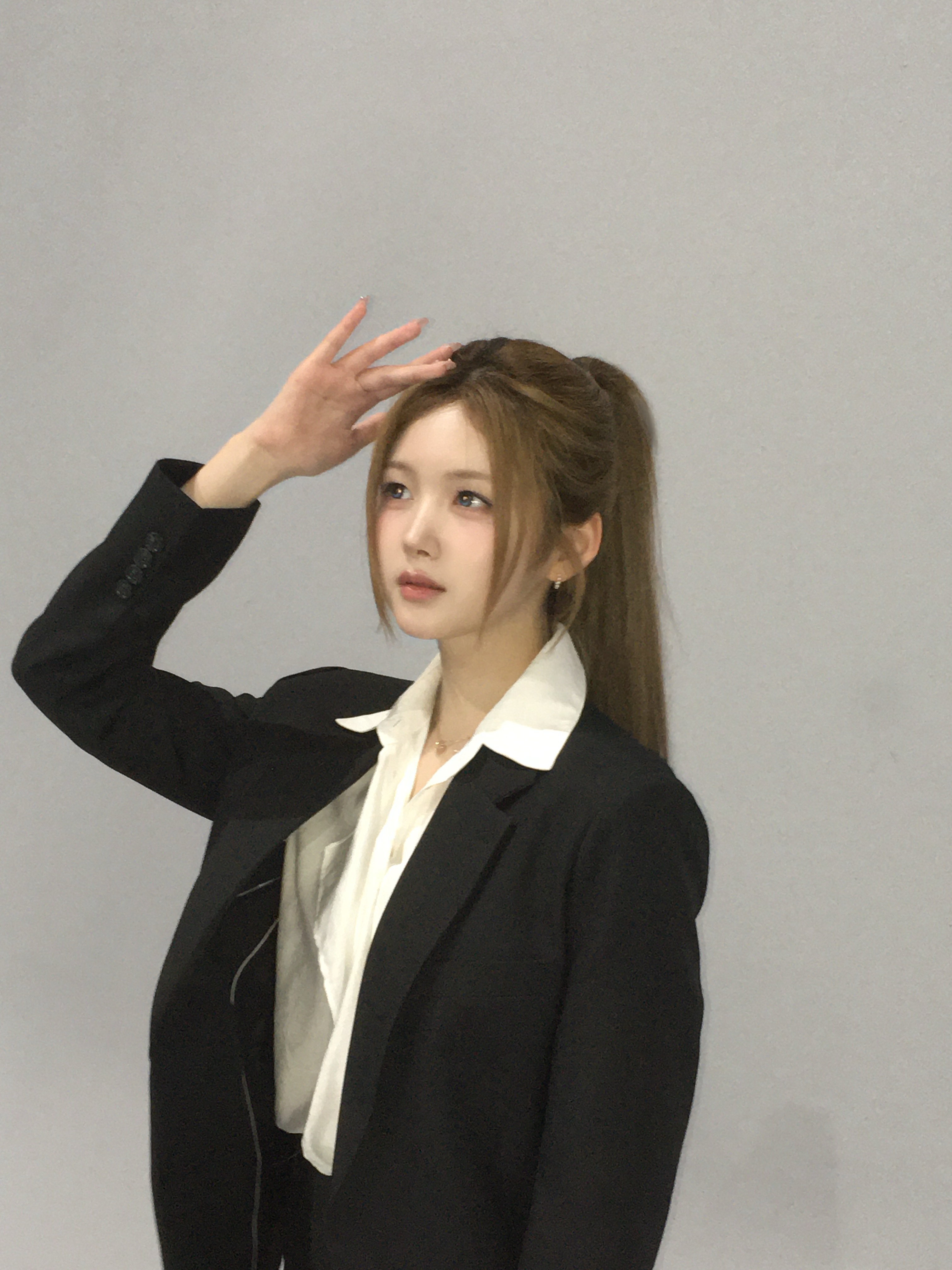 나 수트 잘 어울리지